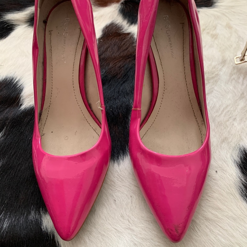 Hot pink pumps!